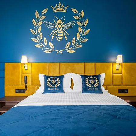 Hotel Queen Bee